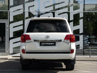 2015 Toyota Land Cruiser 200 Series Рестайлинг 1, белый, 4670000 рублей, вид 4