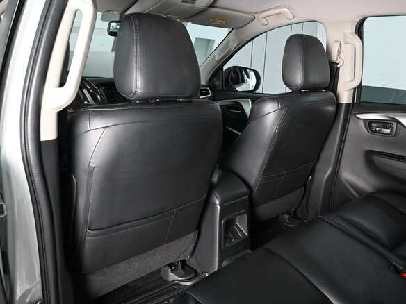 2020 Mitsubishi Pajero Sport III, белый - вид 10