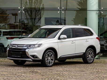2017 Mitsubishi Outlander III Рестайлинг 2, белый, 1675000 рублей, вид 1