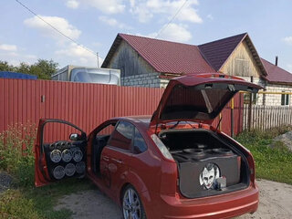 2008 Ford Focus II Рестайлинг, красный, 600000 рублей, вид 5