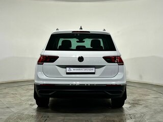 2021 Volkswagen Tiguan II Рестайлинг, белый, 2490000 рублей, вид 3