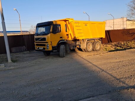 2007 Volvo FM, жёлтый, 3250000 рублей, вид 2