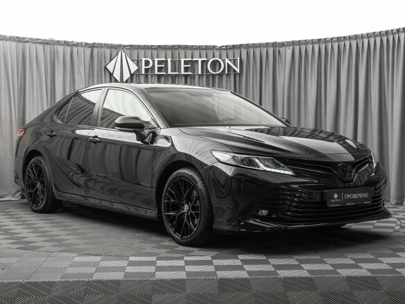 2018 Toyota Camry VIII (XV70), чёрный, 2245000 рублей - вид 1