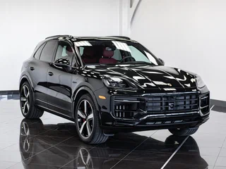 2024 Porsche Cayenne S E-Hybrid III Рестайлинг, чёрный, 16990000 рублей, вид 3
