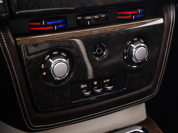 2008 Rolls-Royce Phantom VII, серый, 8775260 рублей - вид 25