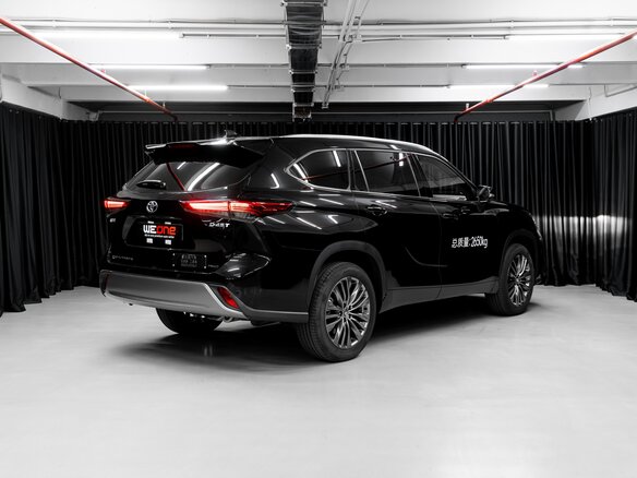2026 Toyota Highlander IV (XU70), чёрный - вид 3