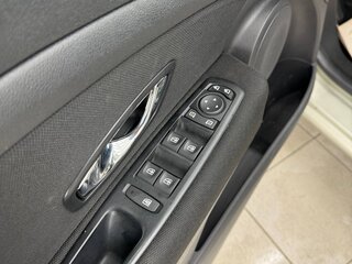 2013 Renault Megane III Рестайлинг, бежевый, 699000 рублей, вид 5