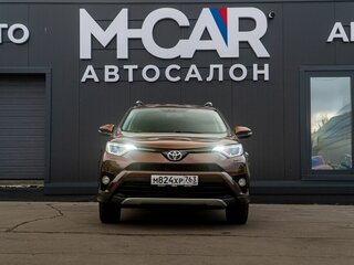 2017 Toyota RAV4 IV (XA40) Рестайлинг, коричневый, 2160000 рублей, вид 2