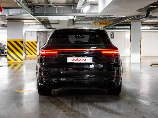 2021 Porsche Cayenne Turbo III, чёрный, 13700000 рублей, вид 3