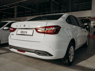 2026 Lada (ВАЗ) Vesta I Рестайлинг (NG), белый, 1785000 рублей, вид 5