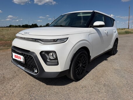 2022 Kia Soul III Рестайлинг, белый, 2100000 рублей, вид 1