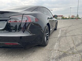 2021 Tesla Model S Long Range I Рестайлинг 2, чёрный, 5800000 рублей, вид 3