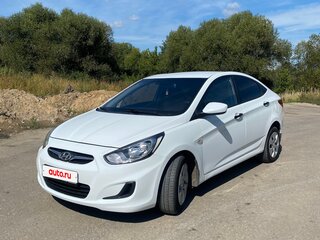 2013 Hyundai Solaris I, белый, 610000 рублей, вид 1