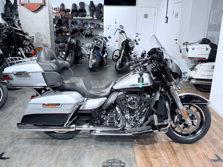 2015 Harley-Davidson Electra Glide, серебристый, 1399000 рублей, вид 3