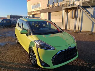 2018 Toyota Sienta II Рестайлинг, жёлтый, 1450000 рублей, вид 2
