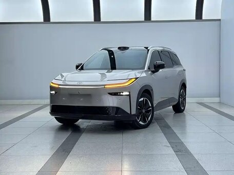 2025 Toyota bZ3X 58.3 kWh, серебристый, 2688011 рублей, вид 1