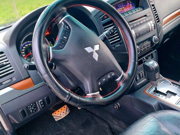2008 Mitsubishi Pajero IV, чёрный, 1099999 рублей - вид 2