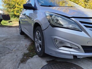 2015 Hyundai Solaris I Рестайлинг, серебристый, 620000 рублей, вид 5