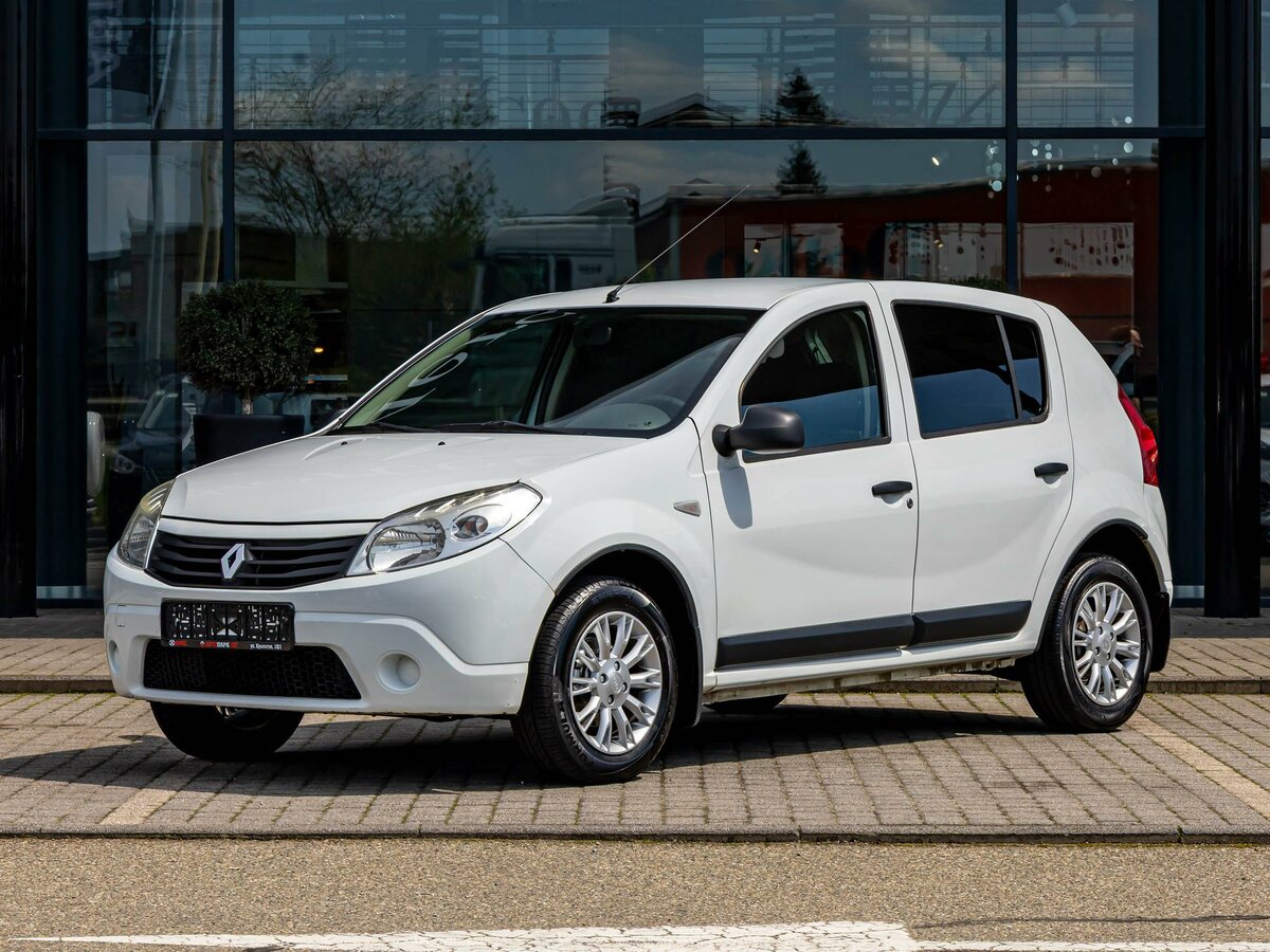 Открыть фотографии: Renault Sandero I