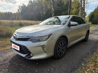 2017 Toyota Camry VII (XV50) Рестайлинг 2, серебристый, 2150000 рублей, вид 1