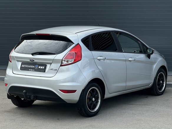 2015 Ford Fiesta Mk6 Рестайлинг, серебристый, 545000 рублей - вид 4