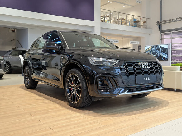 2025 Audi Q5 L 45 TFSI II (FY) Рестайлинг, чёрный - вид 2