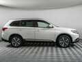 2020 Mitsubishi Outlander III Рестайлинг 3, белый, 1799000 рублей - вид 3