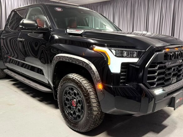 2025 Toyota Tundra CrewMax III, чёрный - вид 12
