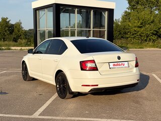 2017 Skoda Octavia III (A7) Рестайлинг, белый, 1650000 рублей, вид 5