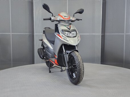 2025 Aprilia SR 125, серый, 223000 рублей, вид 3