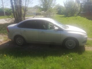2010 Ford Focus II Рестайлинг, серебристый, 550000 рублей, вид 5