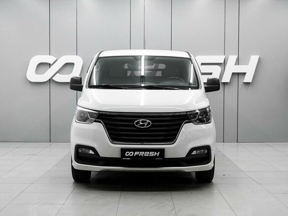 2019 Hyundai Grand Starex I Рестайлинг 2, белый, 3850000 рублей - вид 2