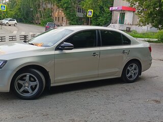 2014 Volkswagen Jetta VI, жёлтый, 749999 рублей, вид 1
