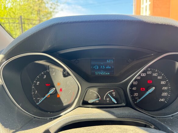 2011 Ford Focus III, красный, 450000 рублей - вид 5