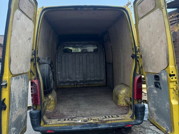 2002 Renault Master, жёлтый, 1000060 рублей