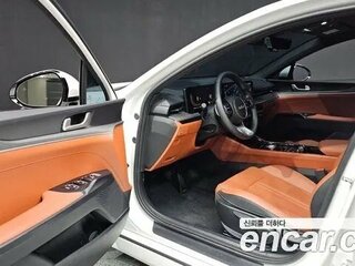 2023 Kia K5 III Рестайлинг, белый, 2750000 рублей, вид 5