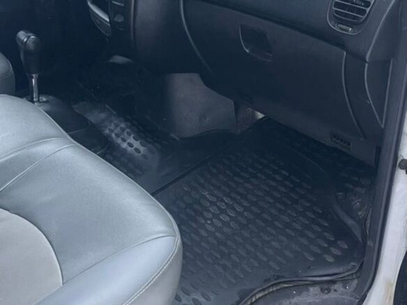 2007 Hyundai Starex, белый, 400000 рублей - вид 10