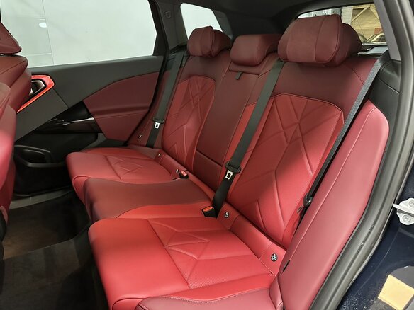 2025 BMW X3 Long 30L xDrive IV (G45/G48), чёрный, 7200000 рублей - вид 38