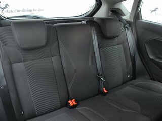 2015 Ford Fiesta Mk6 Рестайлинг, белый, 700000 рублей, вид 4