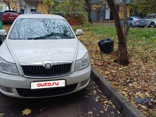 2012 Skoda Octavia II (A5) Рестайлинг, белый, 700000 рублей, вид 1