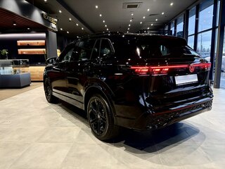 2026 Volkswagen Tiguan L Pro III (China Market), чёрный, 5150000 рублей, вид 5