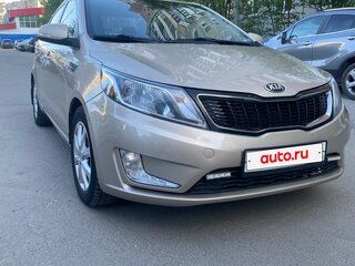 2014 Kia Rio 6-speed III, бежевый, 800000 рублей, вид 2