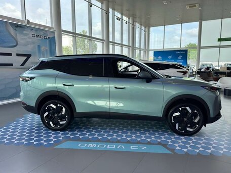 2026 Omoda C7, зелёный, 3099000 рублей, вид 4