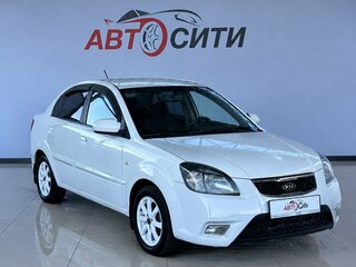 2010 Kia Rio II Рестайлинг, белый, 500000 рублей, вид 3