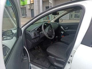 2017 Renault Logan II, белый, 750000 рублей, вид 5