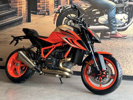 2022 KTM 1290 Super Duke R Evo, оранжевый, 1690000 рублей, вид 1
