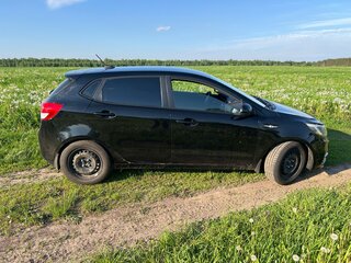 2017 Kia Rio III Рестайлинг, чёрный, 760000 рублей, вид 2