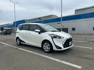 2021 Toyota Sienta II Рестайлинг, белый, 1690000 рублей, вид 1