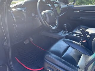 2018 Toyota Hilux VIII, чёрный, 4000000 рублей, вид 5