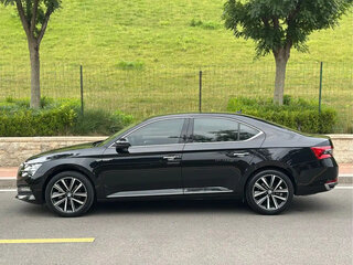 2023 Skoda Superb III Рестайлинг, чёрный, 2035124 рублей, вид 4